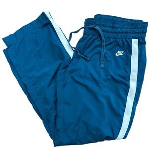 Nike Sportswear Women’s Track Style Swish Pants Size Large 12-14‎ Nike Logo